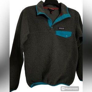 Patagonia woman’s XXS pull over original fleece
